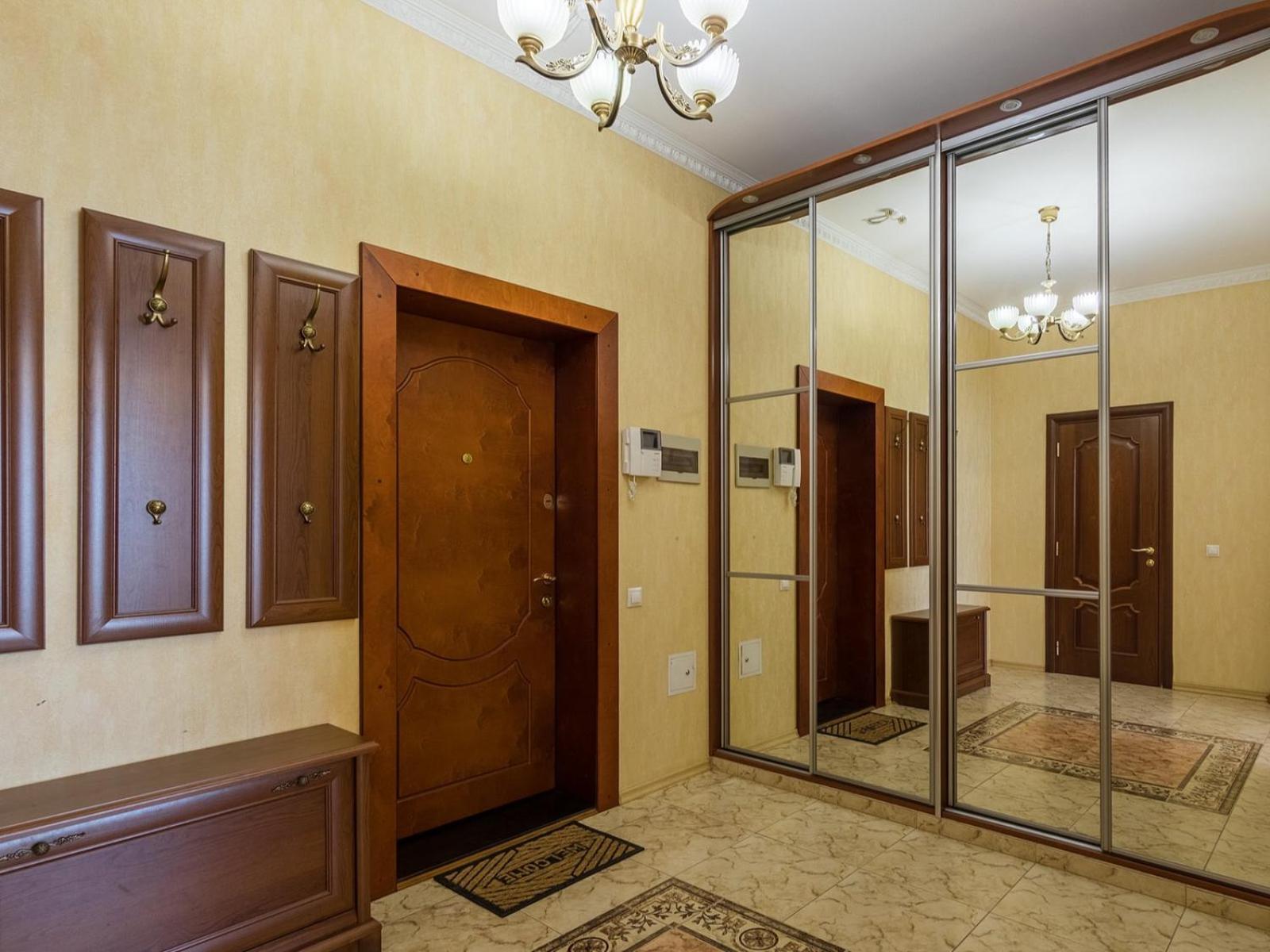 Apartment In The City Center 基輔 客房 照片