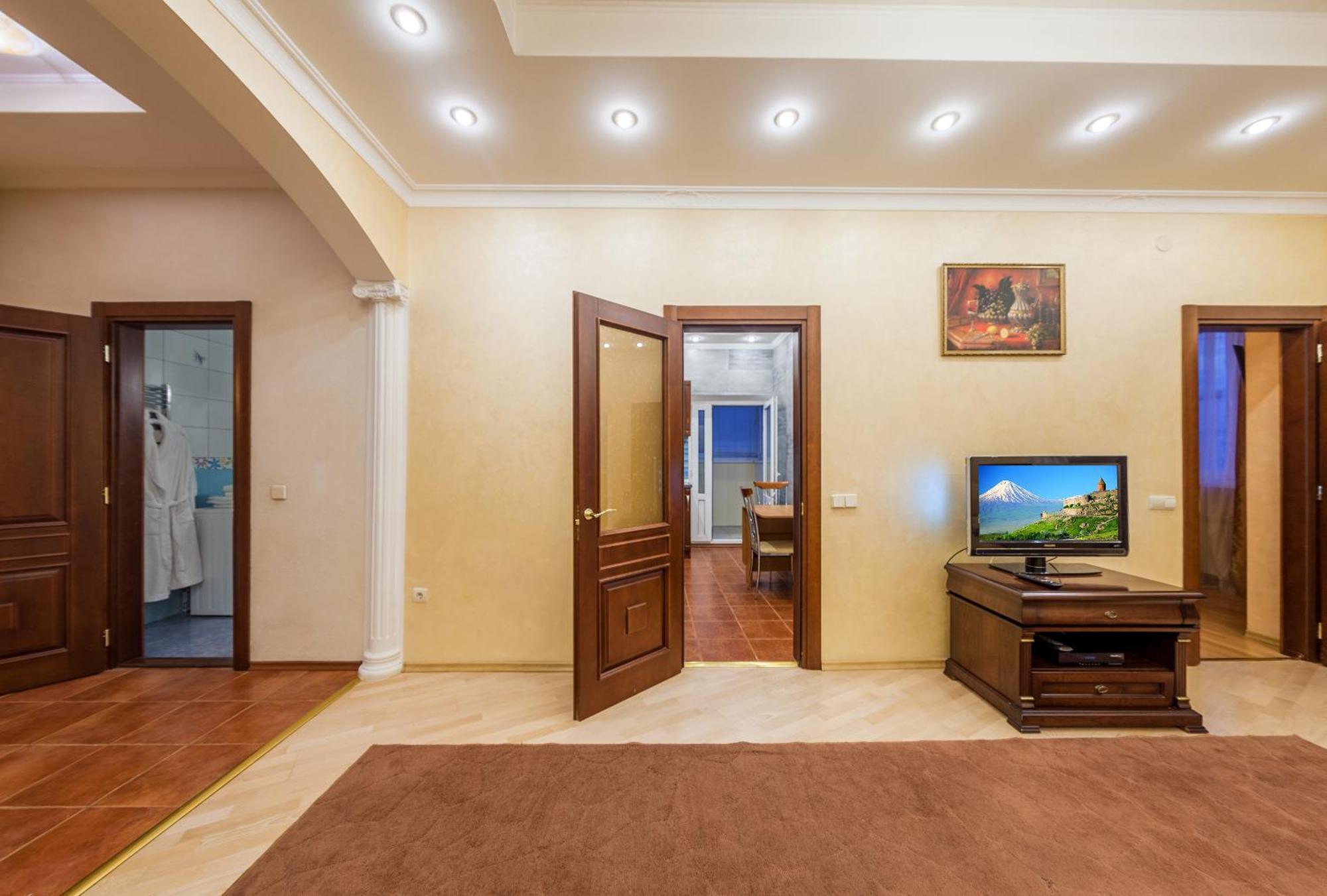 Apartment In The City Center 基輔 客房 照片