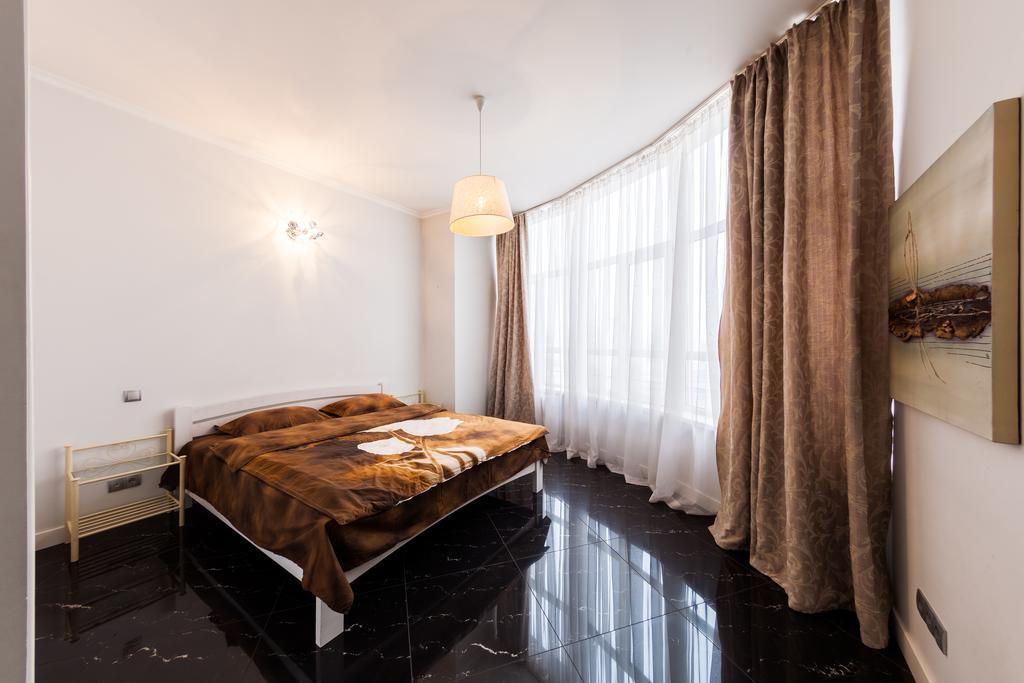 Apartment In The City Center 基輔 外观 照片