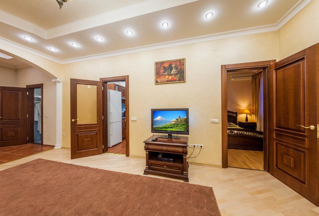 Apartment In The City Center 基輔 客房 照片