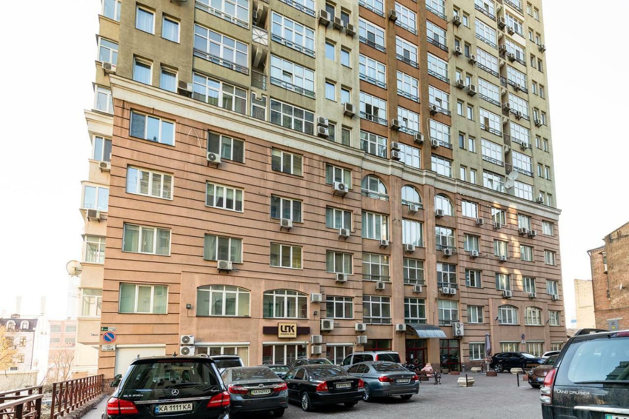 Apartment In The City Center 基輔 外观 照片